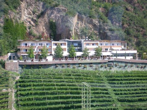 Zobrazte 260 recenzí zákazníků, 494 fotografií cestovatelů a skvělé nabídky pro zařízení hotel eberle, které se v bolzano umístilo jako 7. "Blick auf das Hotel Eberle" Hotel Eberle (Bolzano / Bozen ...