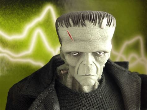 Review - Frankenstein Collectible Figure - BattleGrip