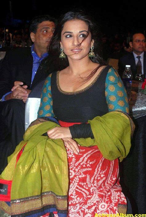 vidya balan latest stills in green dress actress album