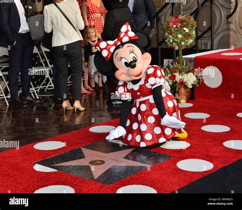 Los Angeles Usa 22nd Jan 2018 Minnie Mouse At The Hollywood Walk Of