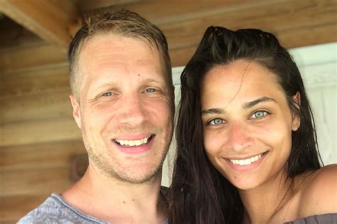 Doch warum verguckte sich der berliner rapper überhaupt in die freundin. Oliver und Amira Pocher: Sie teilen wieder gegen den ...