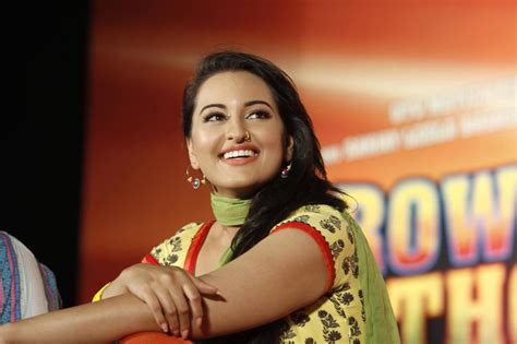Sonakshi Sinha At Film Rowdy Rathore First Look Launch At Bdd Chawl Grounds In Mumbai 6 Rediff