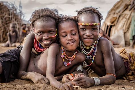 自らも裸族になった？美しすぎるフォトグラファーがアフリカ少数民族を撮る ヨシダナギ 写真家 アフリカ