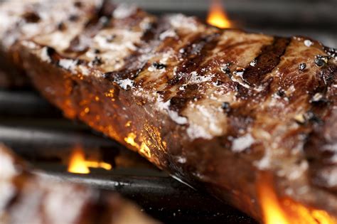 Learn these methods for cooking steak, and decide which option is best for you. For Perfect Grilled Steaks, Cook at High Temperatures