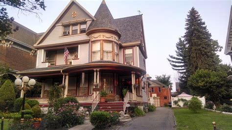 Rotunda Victorian Houses Dilapidated Victorian House Stock Image