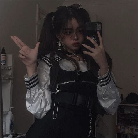 Shared by 𝒍 𝒊𝒂 ɞ ៹ Find images and videos about black grunge and aesthetic on We Heart