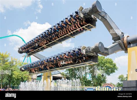 Different Scenes Of Canada S Wonderland Canada S Wonderland Is A 330 Acre Theme Park It Is The