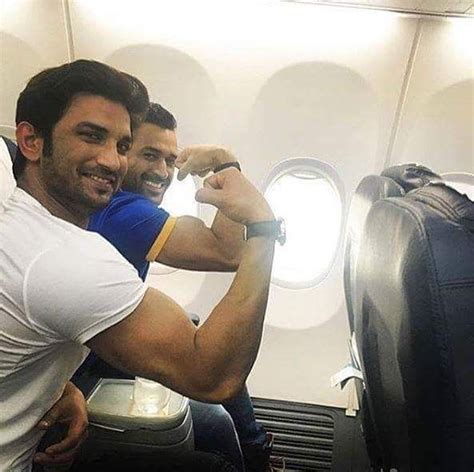 MS Dhoni And Sushant Singh Rajput Poses Their Muscles