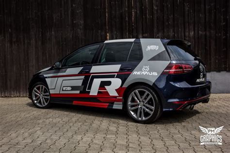 Anstatt das panorama glasdach zunehmen, kann man ja auch das dach schwarz folieren, dazu noch die die folierung soll wie folgt aussehen: VW Golf VII R-Line MTCHBX-DESIGNS Folierung SchwabenFolia ...