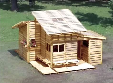 500 Pallet House Is 256sqft Of Tiny Living Perfection Off Grid World