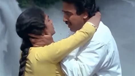 Kamal Haasan And Rekha Jump From Cliff Punnagai Mannan Tamil Scene Youtube