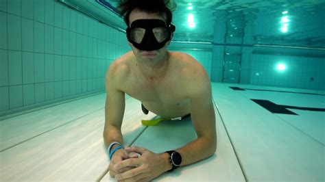 Man Holding Breath Underwater Christian Wedoy