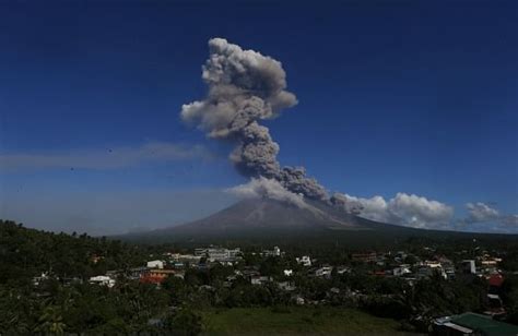 Philippines Most Active Volcano Mount Mayon Erupts Massively 56000