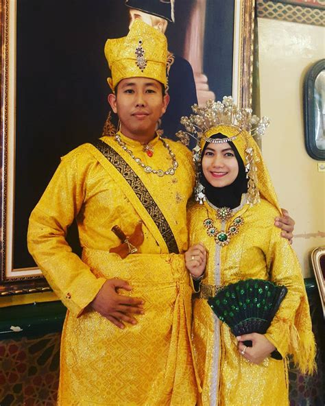 Dari sabang sampai merauke, indonesia terkenal akan kekayaan budayanya. " SANGGAR NUSANTARA DOT COM " | Jakarta: Paket Rias Pengantin Melayu Deli hub. 085211711318 ...