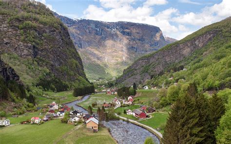 The Flam Railway Norways Most Scenic Train Journey On The Luce