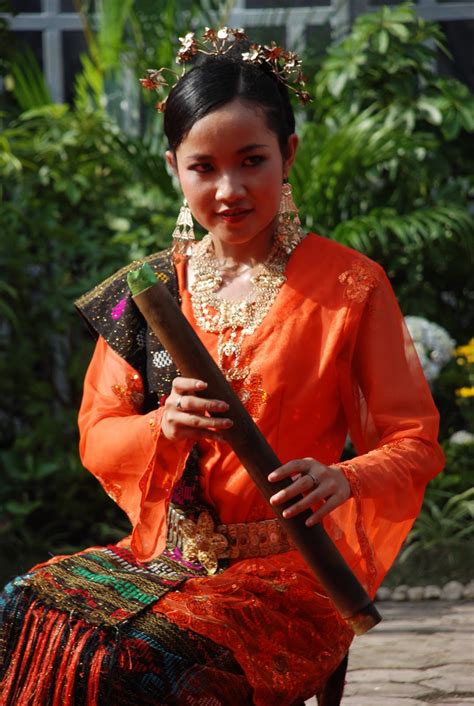 Photos Indonesian Culture