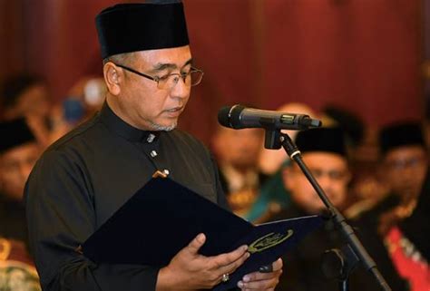 Senarai ketua menteri di malaysia. Bekas jurutera dilantik Ketua Menteri Melaka | Astro Awani