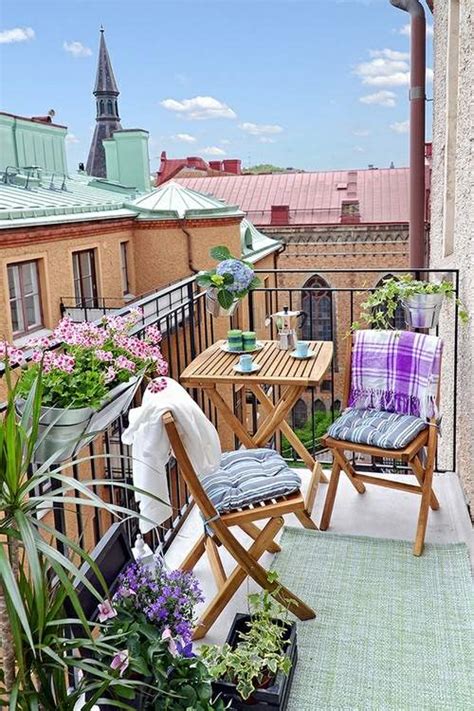 Was man doch so alles aus europaletten machen kann. 19 Balkon Ideen - mit Blumenkasten die Geländer dekorieren