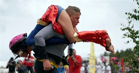 Lithuanian Couple Upsets Host Finland In World ‘wife Carrying Championship