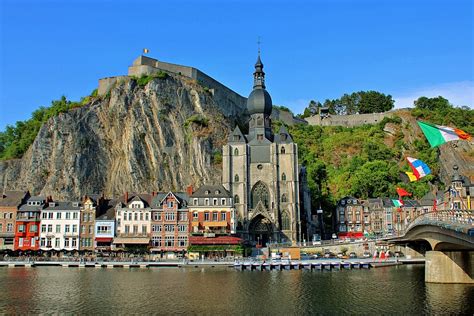 Namur was originally founded as a body to represent users of measurement. Zdjęcia: Dinant, prowincja Namur, Miasteczko oparte o ...