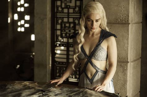 Game Of Thrones Stunner Emilia Clarkes Daenerys Targaryen Make Up
