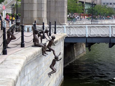 15 Amazing Statues From Around The World