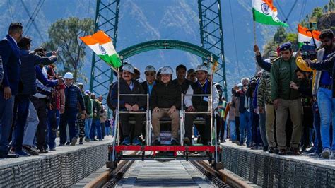 Jammu Kashmir जम्मू से श्रीनगर के बीच दौड़ेगी वंदे भारत ट्रेन चिनाब पुल