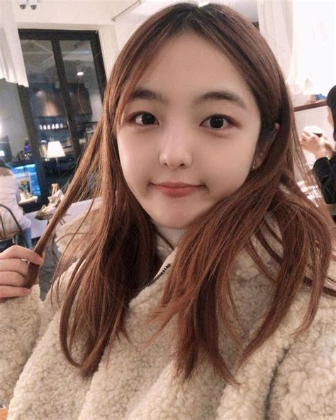 수진은 논란이 이어지자 22일 팬카페에 입장문을. 영화 '미쓰 와이프' 배우 서신애 "귀여운 거 좋아해?" 귀염뽀짝 ...