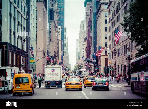 5th Avenue New York Hi Res Stock Photography And Images Alamy