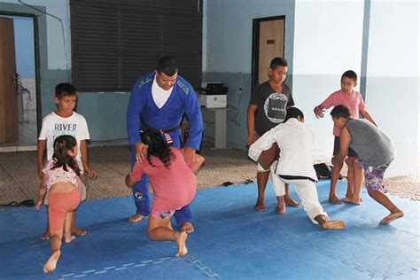 Projeto Da Guarda Civil Ensina Jiu Jitsu Para Crianças E Adolescentes De Corumbá Capital Do