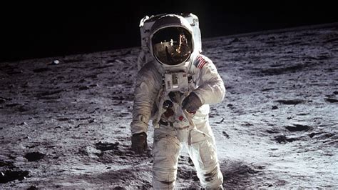 Alte kameraden (auf dem marsch). Der zweite Mensch auf dem Mond wird 90 - Buzz Aldrin, der ...