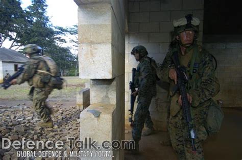 Us Marines In Military Operation In Urban Terrain Mout