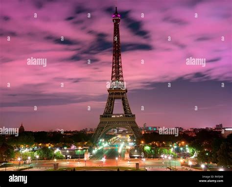 Eiffel Tower And Purple Sky In Evening Paris Stock Photo Alamy
