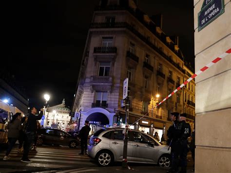 هجوم بالسكين في باريس يسفر عن وقوع ضحايا Cnn Arabic