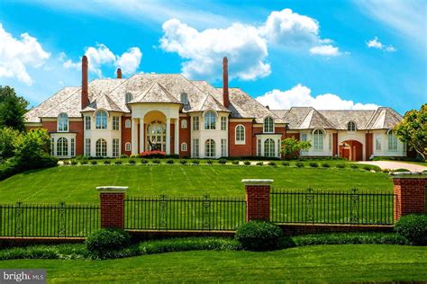Lets Discuss Is 5000 Square Feet A Mansion The American Manion