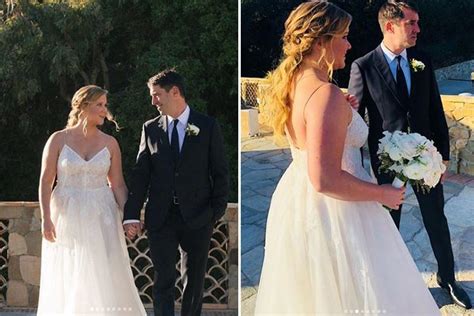 Amy Schumer Reveals Her Vows At Secret Wedding Included An Oral Sex Joke About New Husband Chris