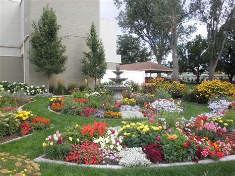 It's like living in an apartment house. Windsor Gardens, Denver CO - 55+ Active Adult Living