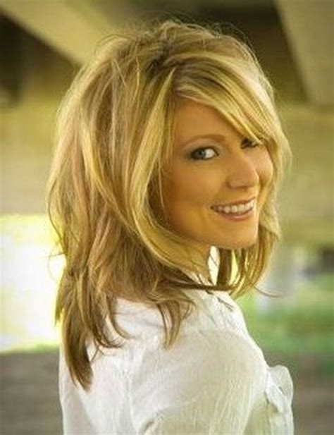 Shaggy Shoulder Length Layered Hairstyles For Wavy My Style Pinterest Shoulder Length