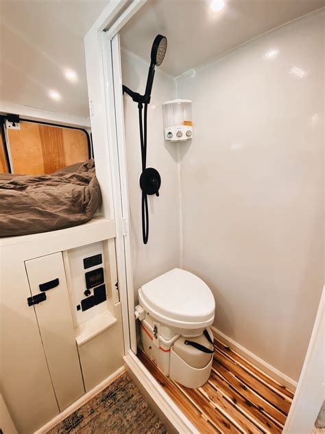 Principal 126+ images campervan interior with bathroom - br.thptnvk.edu.vn