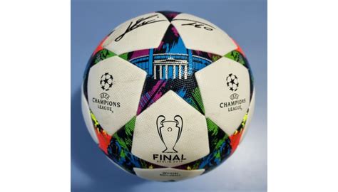 May 27, 2021 · one of cristiano ronaldo's most notable juventus teammates is eyeing a move to barcelona. Match-Ball, Juventus-Barcelona 2015 - Signed by Messi ...