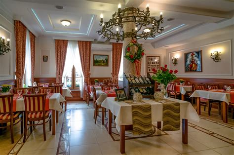 Terma bania and mount kasprowy wierch ski resort are worth checking out if an activity is on the agenda, while those wishing to experience the area's natural beauty can explore tatra national park and gubałówka. Hotel Liptakówka Białka Tatrzańska - kontakt, telefon ...