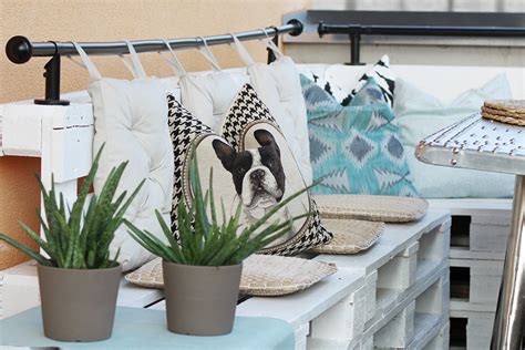 Einige möbelstücke beeindrucken durch eleganz; Homestory: Terrasse mit DIY-Europaletten-Möbel