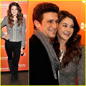 So far, it looks like shailene woodley and boyfriend ben volavola are following the natural the premiere was a fitting place for the couple to step out for the first time, as shailene initially met ben. Murphy Gallery: Shailene Woodley Boyfriend 2011