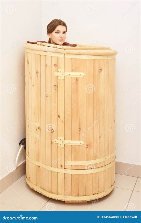 Barrel Cedar Wellness Spa Sauna Aromatherapy Treatment Young Beauty