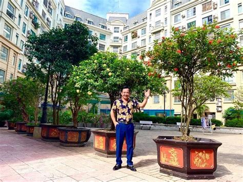 Anh thành danh trong lĩnh vực điện ảnh, truyền hình với những vai nông dân chân đất, cù lần mà hài hước, đáng yêu. Lộ tư gia hoành tráng với khu vườn nhỏ đắt giá của 'đại ...