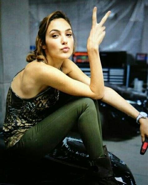Gal Gadot Fast And Furious Cast Babe Flaunts Assets I