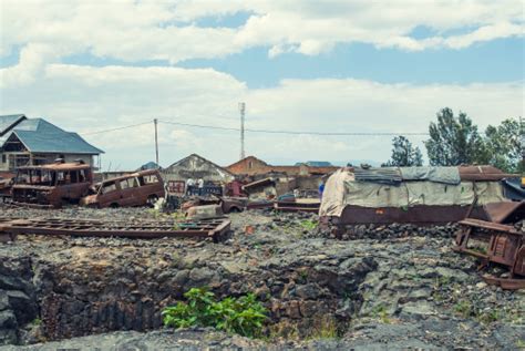 Volcano in eastern congo erupts, triggering panic in nearby goma nyiragongo last erupted in 2002, killing 250 people and making 120,000 people homeless after the lava flowed into goma. Goma City Destroyed By The Lava Flow Of Nyiragongo Volcano ...