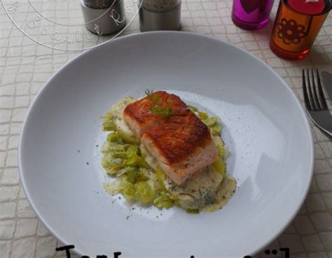Pavé de Saumon à lunilatérale sur son lit de Poireaux et Pommes de