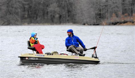 Boaters Brave Cold Day On Piney Run Lake Carroll County Times