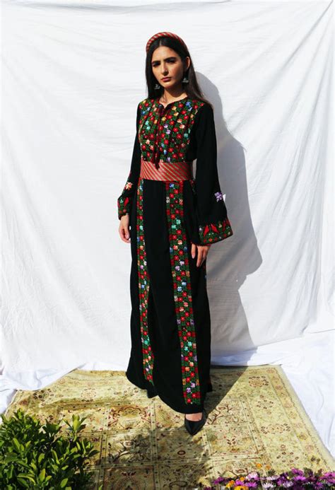 Hand Embroidered Traditional Palestinian Dresses And Thobes Deerah